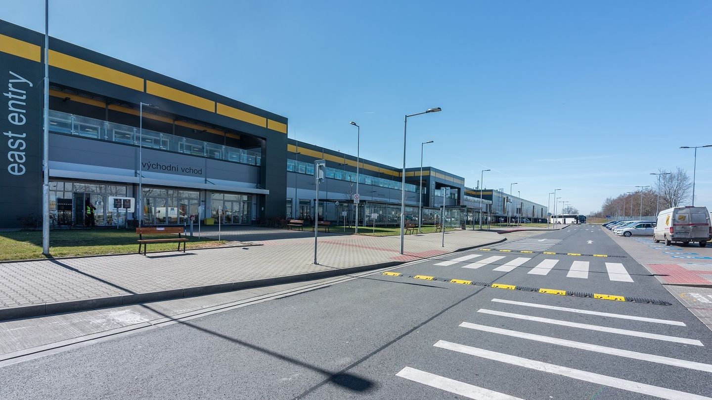 Logistické centrum v Dobrovízi koupila přední korejská investiční společnost; výnos je podobný jako u nejlepších kanceláří v Praze