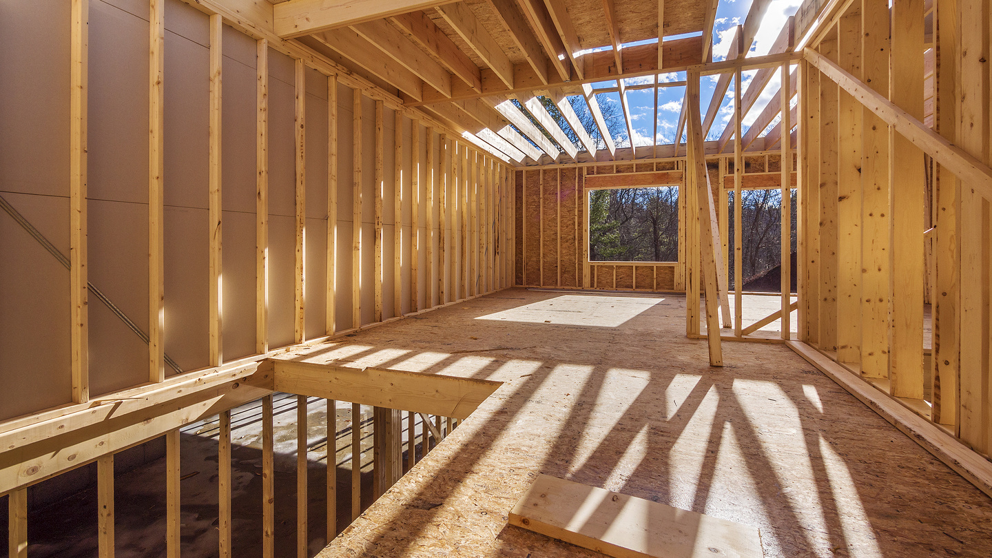 Analytici: Stavba domu je levnější než koupě, poptávka zůstane vysoká