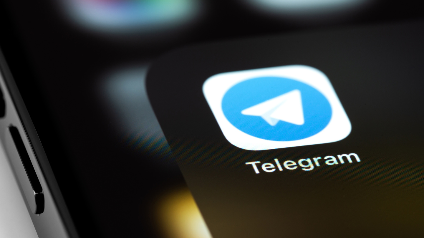 Aplikace Telegram pro šifrovanou komunikaci má už 700 milionů uživatelů a přichází s placenou verzí